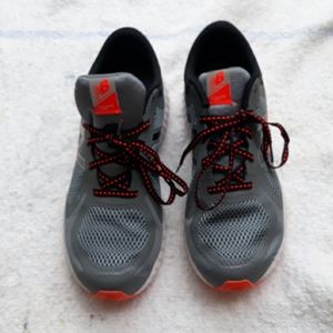 New Balance running shoes Boys Size 6 1/2
